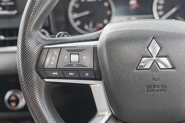 2023 Mitsubishi Outlander ES ZM