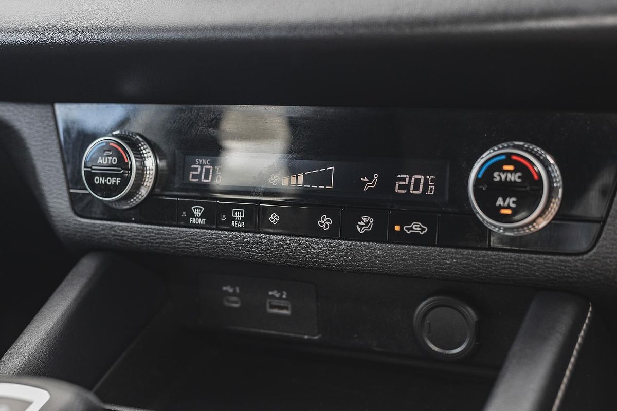 2023 Mitsubishi Outlander ES ZM