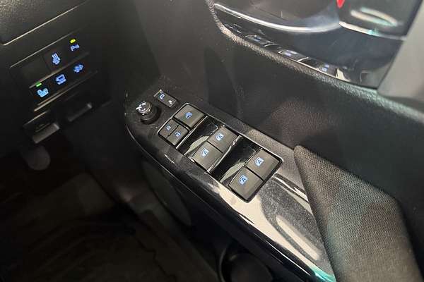 2023 Toyota Hilux SR5 GUN126R 4X4