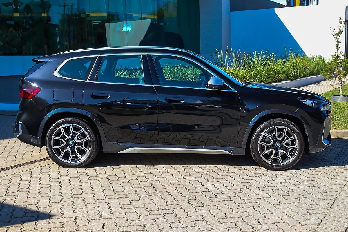 2024 BMW iX1 xDrive30 xLine U11