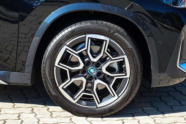 2024 BMW iX1 xDrive30 xLine U11