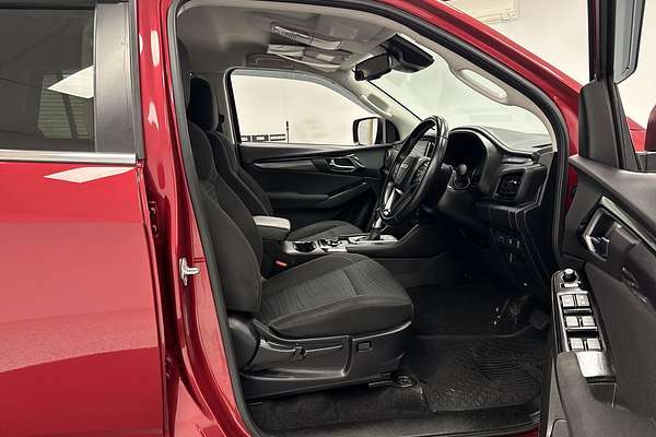 2022 Isuzu MU-X LS-U