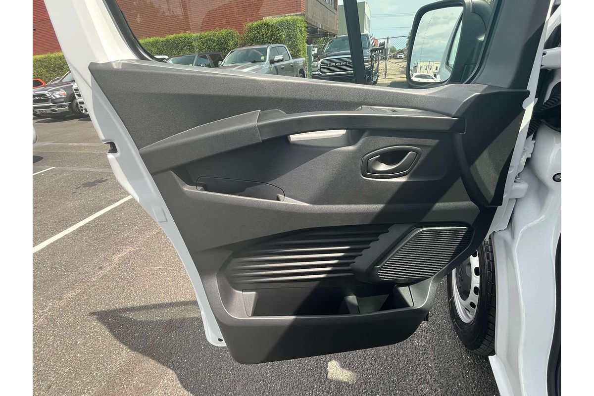 2024 Renault Trafic Pro X82 LWB