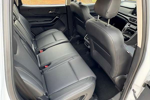 2025 Mahindra XUV700 AX7L MY25