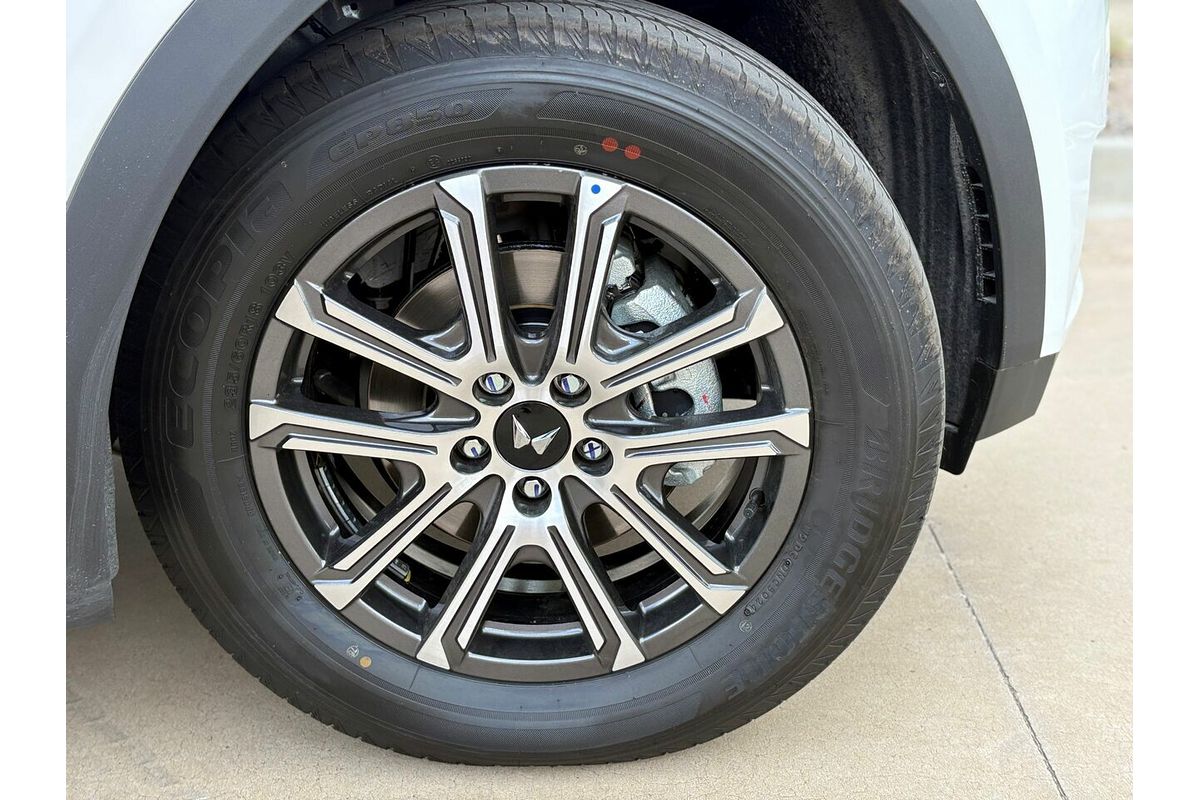 2025 Mahindra XUV700 AX7L MY25