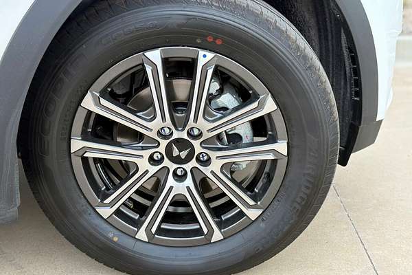 2025 Mahindra XUV700 AX7L MY25