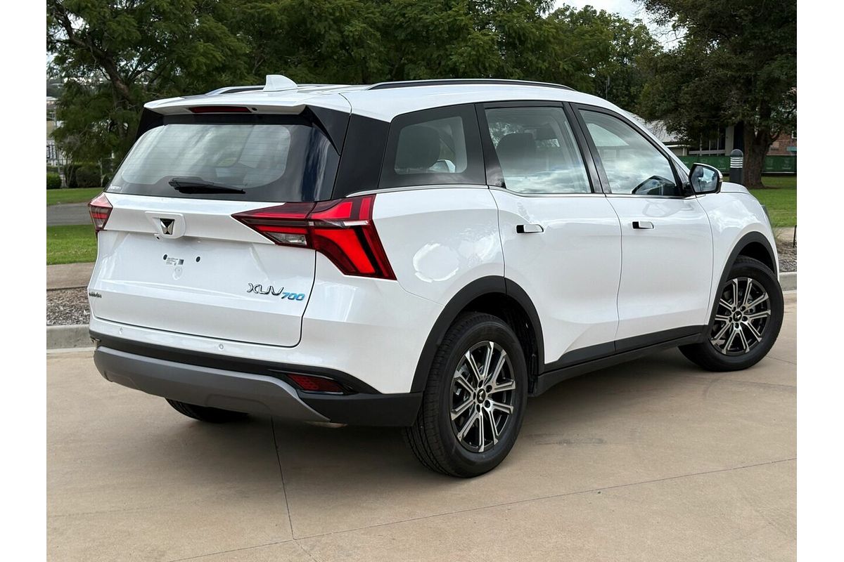 2025 Mahindra XUV700 AX7L MY25