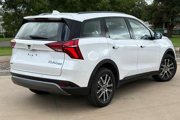 2025 Mahindra XUV700 AX7L MY25