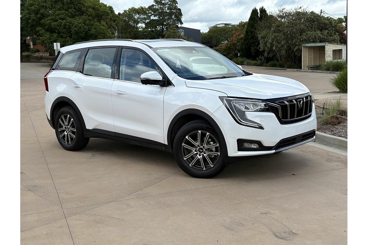 2025 Mahindra XUV700 AX7L MY25