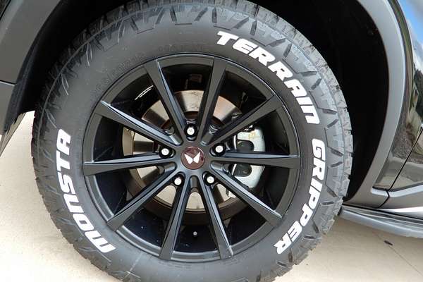 2025 Mahindra Scorpio Z8L