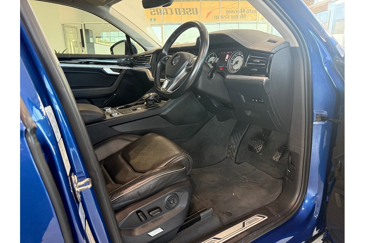 2019 Volkswagen Touareg 190TDI Launch Edition CR
