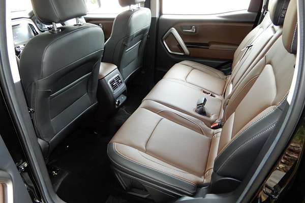 2025 Mahindra Scorpio Z8L