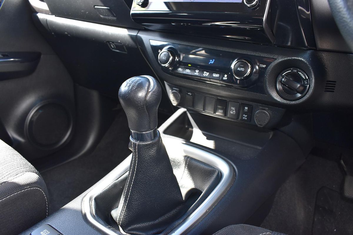 2020 Toyota Hilux SR5 GUN126R 4X4