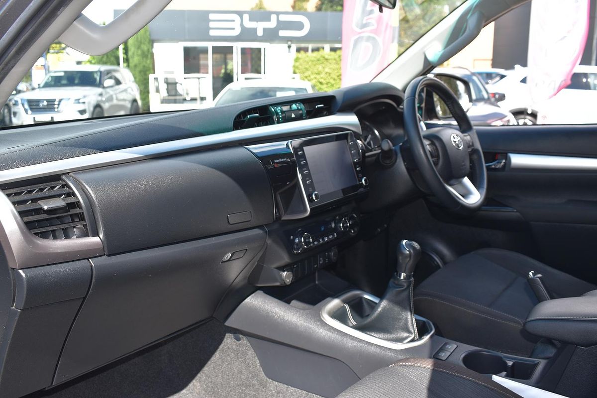 2020 Toyota Hilux SR5 GUN126R 4X4
