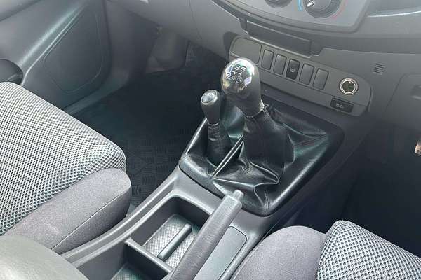 2013 Toyota Hilux SR KUN26R 4X4