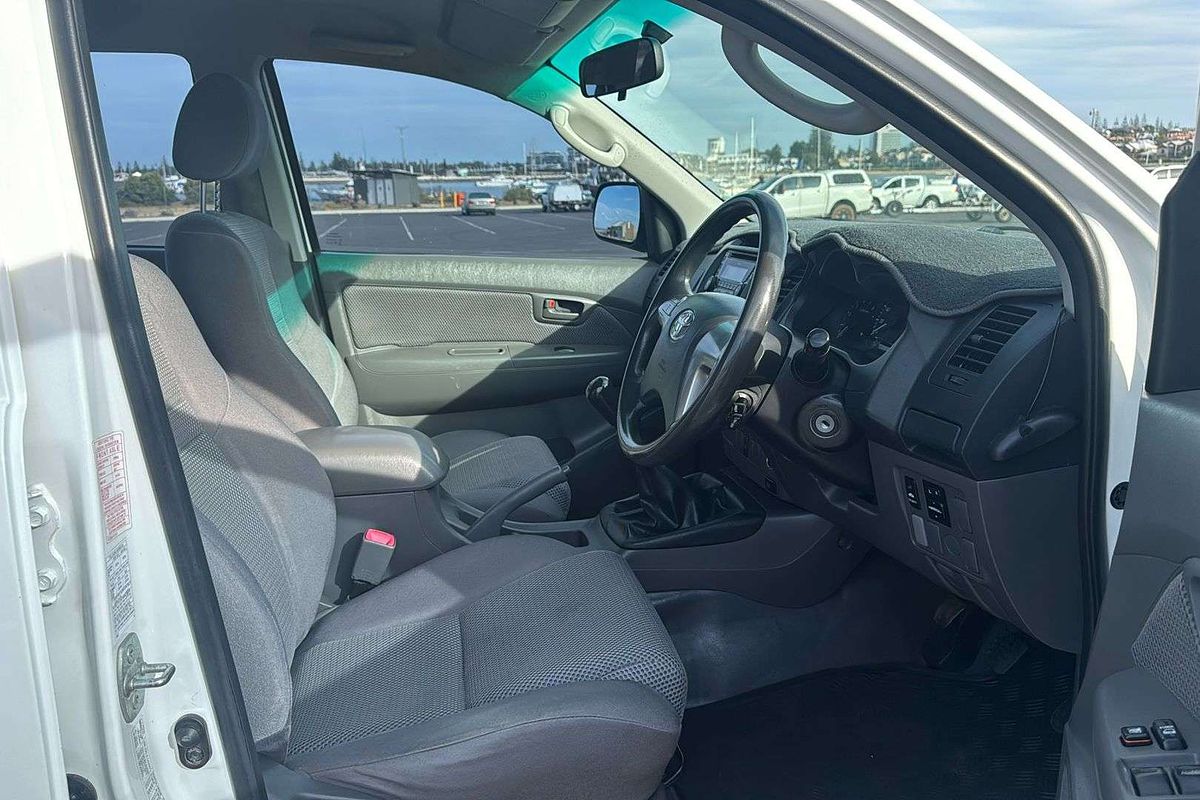 2013 Toyota Hilux SR KUN26R 4X4