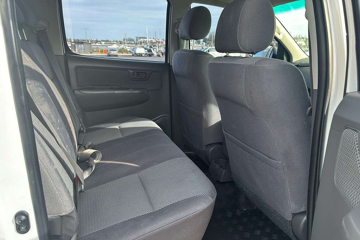 2013 Toyota Hilux SR KUN26R 4X4