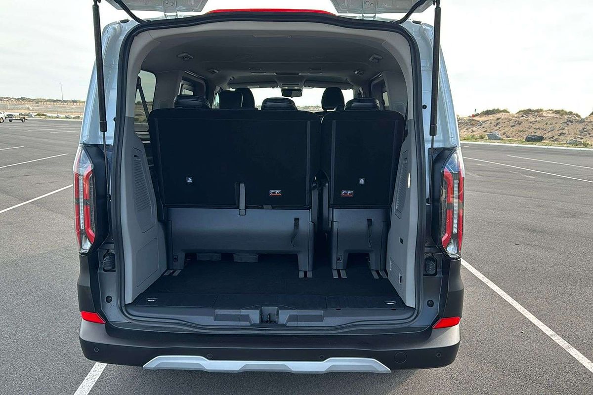 2024 Ford Tourneo Active AV SWB