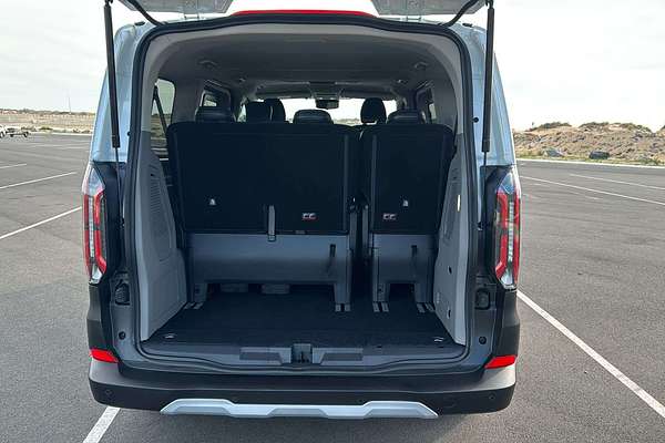 2024 Ford Tourneo Active AV SWB