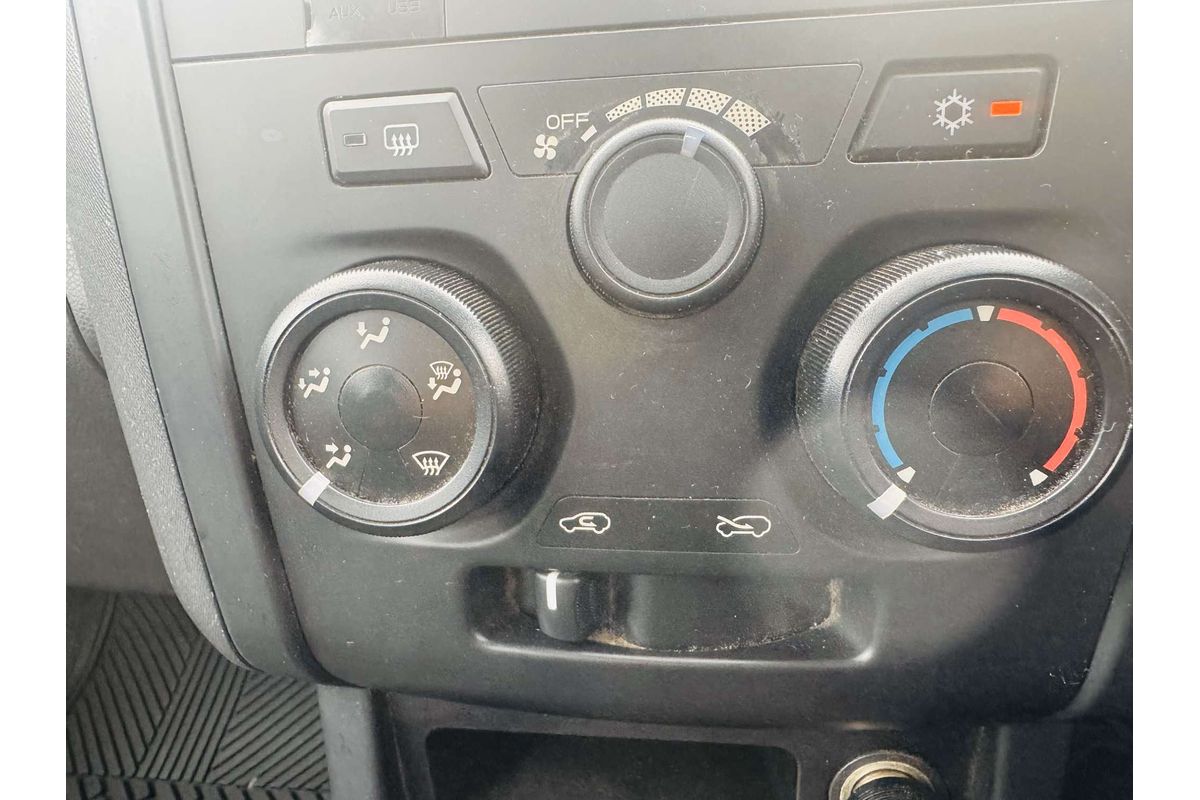 2015 Isuzu D-MAX SX High Ride Rear Wheel Drive