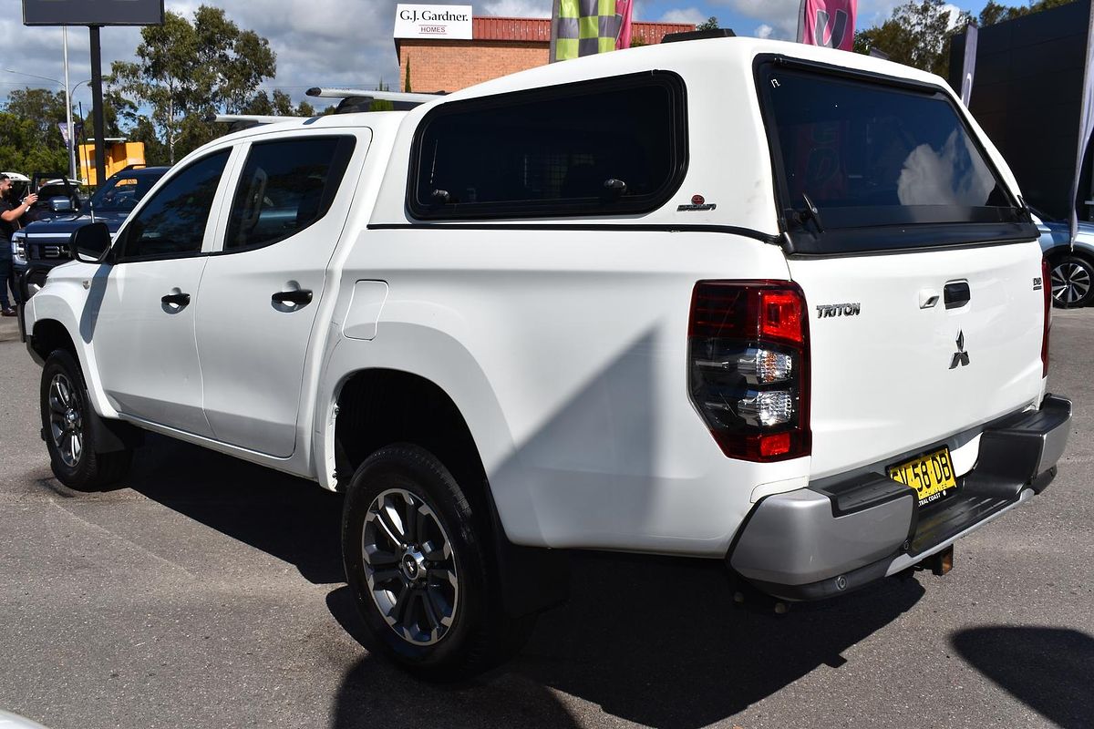2019 Mitsubishi Triton GLX MR 4X4