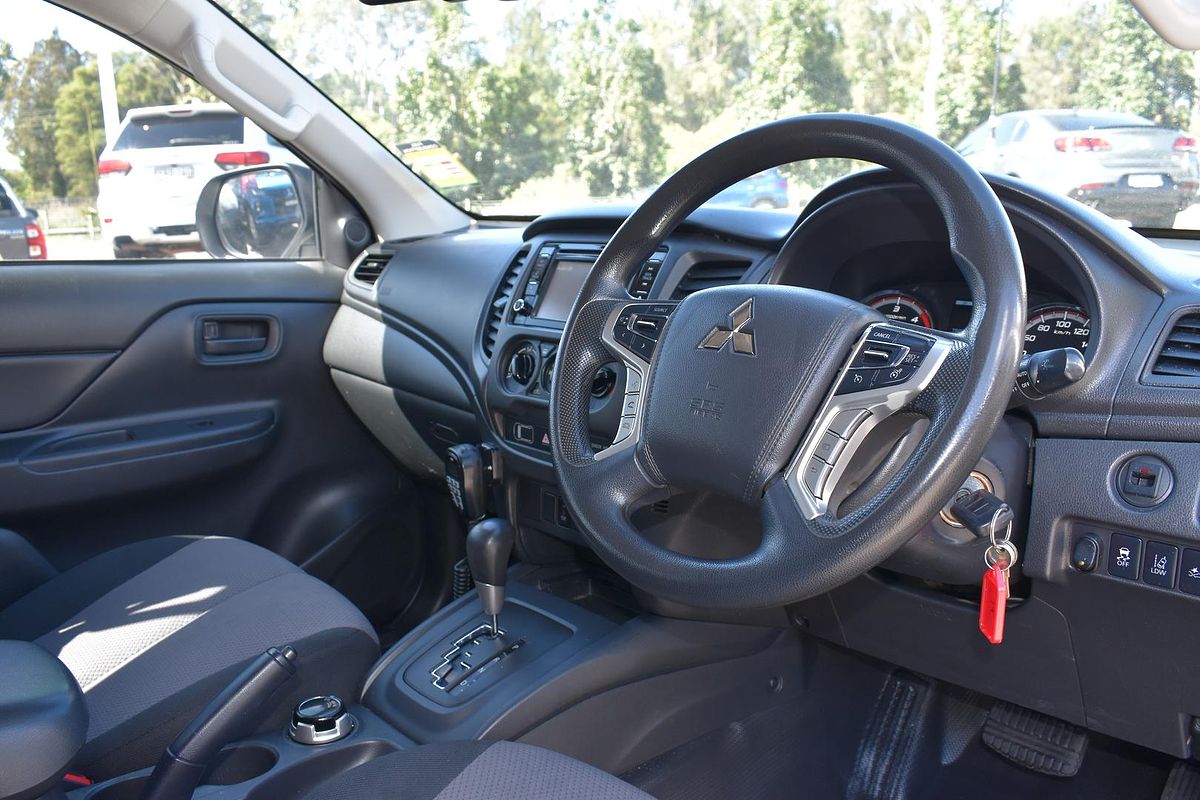 2019 Mitsubishi Triton GLX MR 4X4