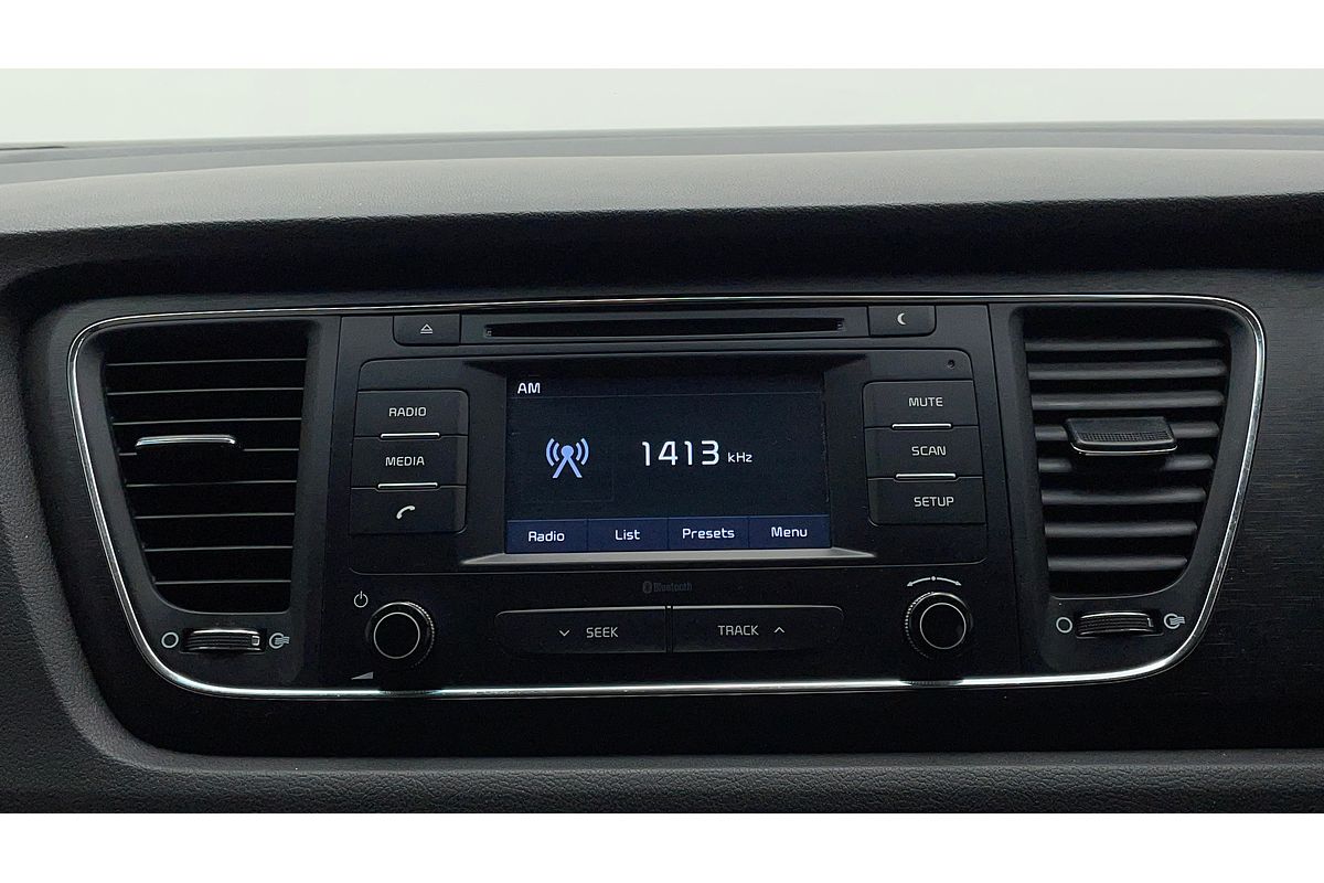 2017 Kia Carnival S YP