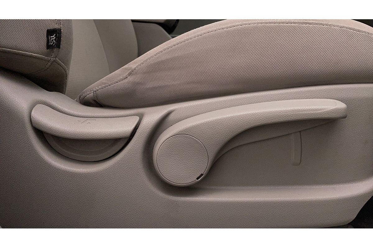 2017 Kia Carnival S YP