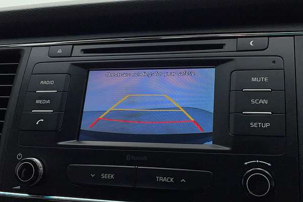 2017 Kia Carnival S YP