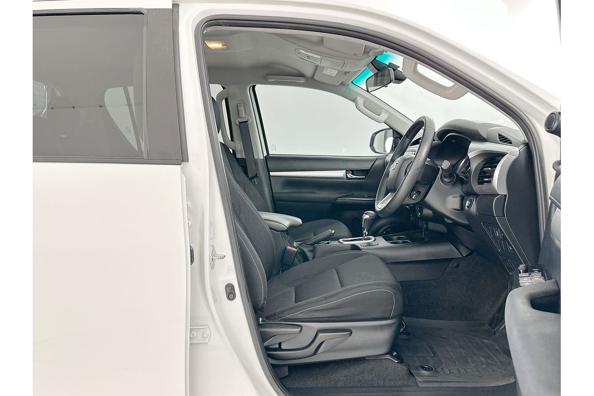 2020 Toyota Hilux SR5 GUN126R 4X4