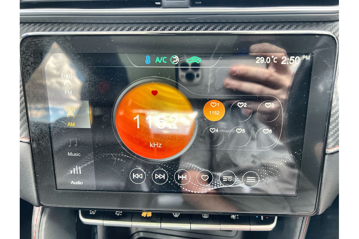 2020 MG ZS Essence AZS1