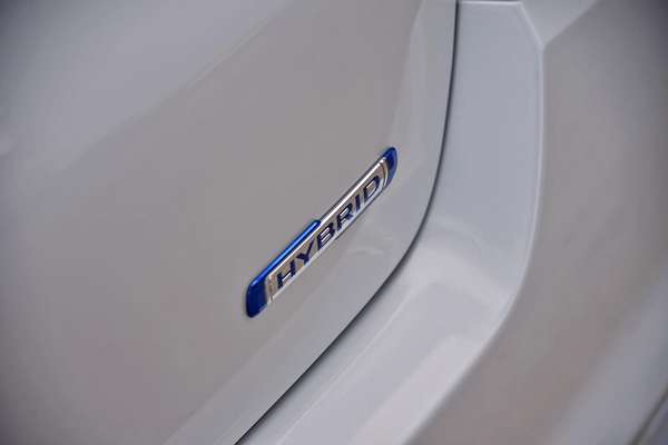2024 Suzuki Swift Hybrid Plus UZ