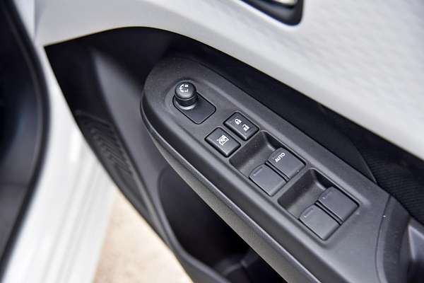 2024 Suzuki Swift Hybrid Plus UZ