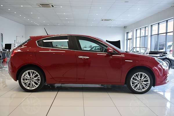 2018 Alfa Romeo Giulietta Super Series 2