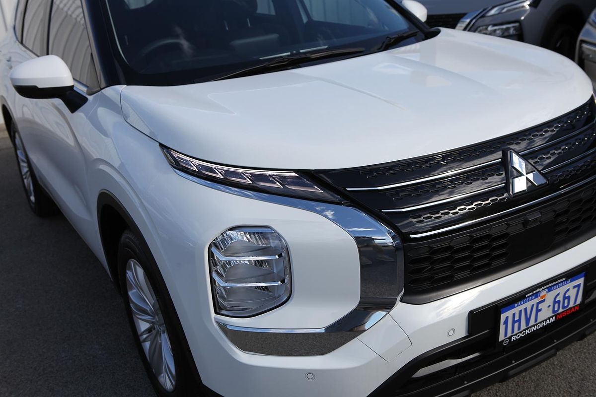 2023 Mitsubishi Outlander ES ZM