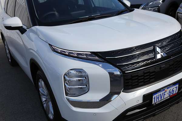 2023 Mitsubishi Outlander ES ZM