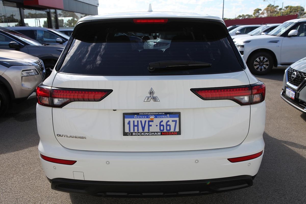 2023 Mitsubishi Outlander ES ZM