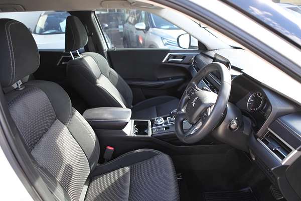 2023 Mitsubishi Outlander ES ZM
