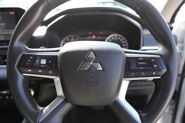 2023 Mitsubishi Outlander ES ZM