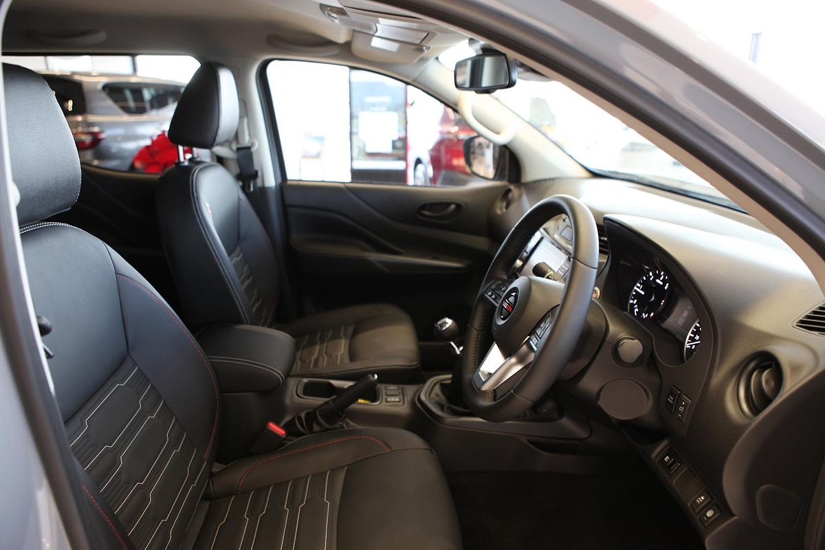 2025 Nissan Navara PRO-4X D23 4X4