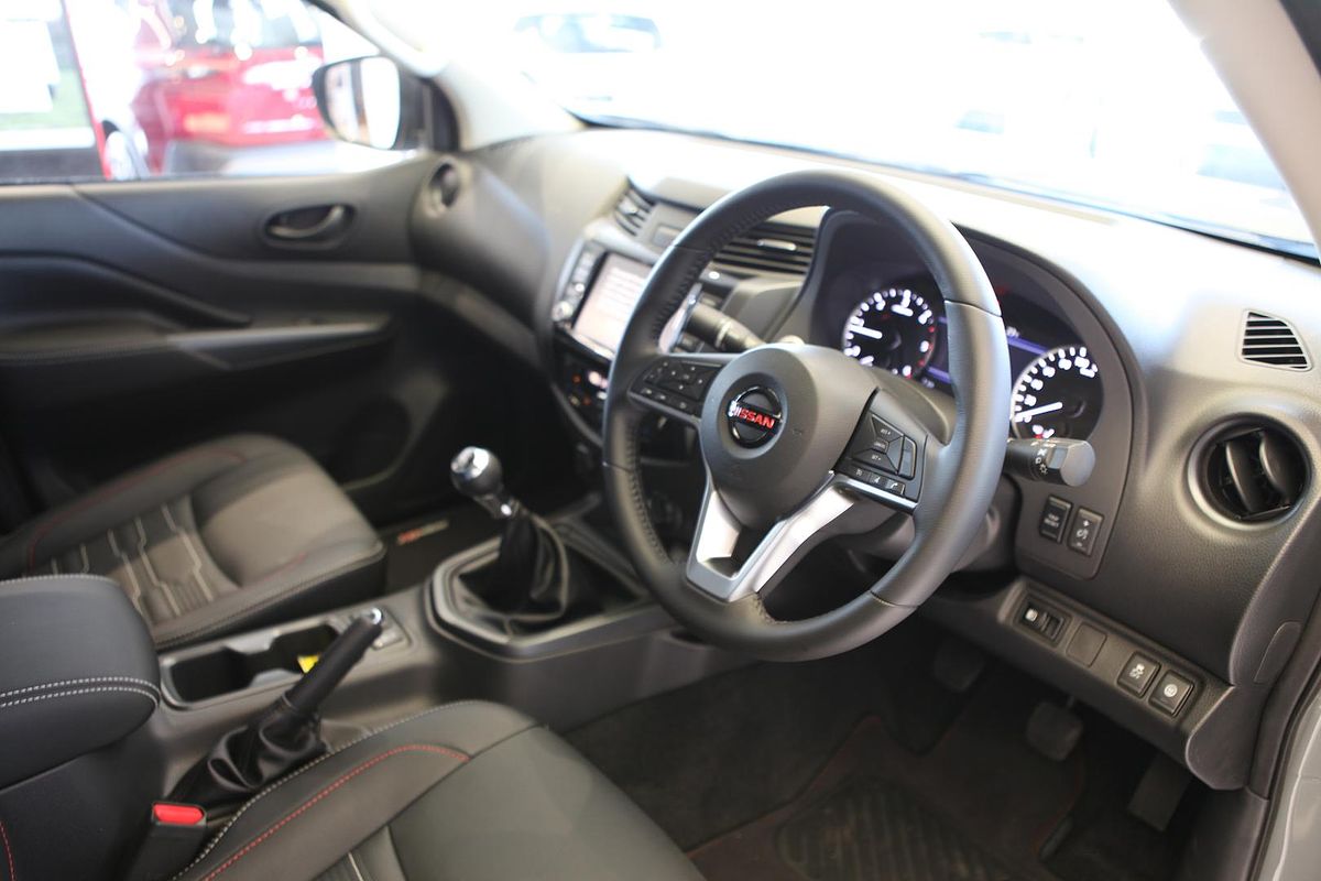 2025 Nissan Navara PRO-4X D23 4X4