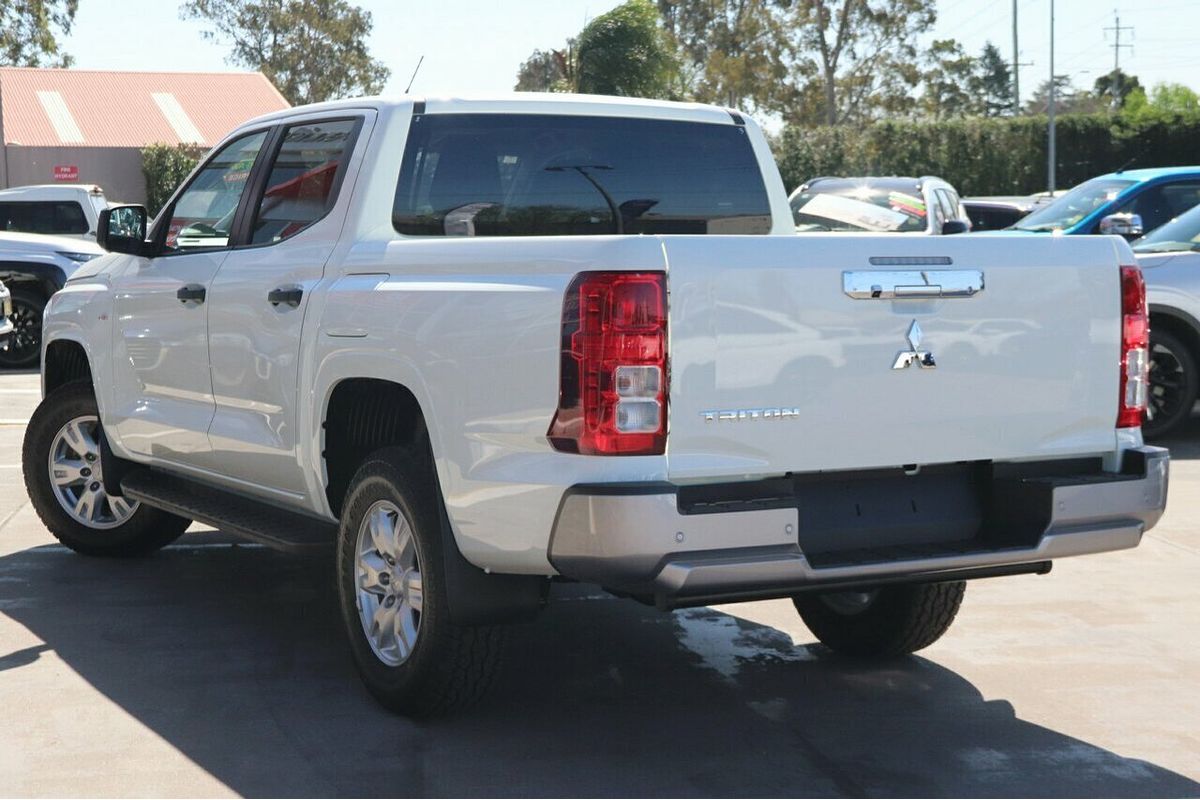 2024 Mitsubishi Triton GLX+ MV 4X4