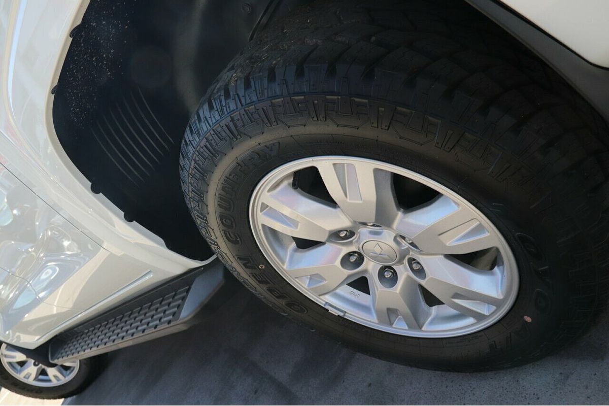 2024 Mitsubishi Triton GLX+ MV 4X4