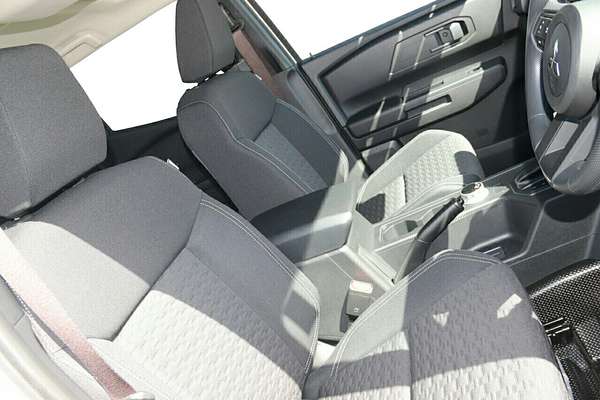 2024 Mitsubishi Triton GLX+ MV 4X4