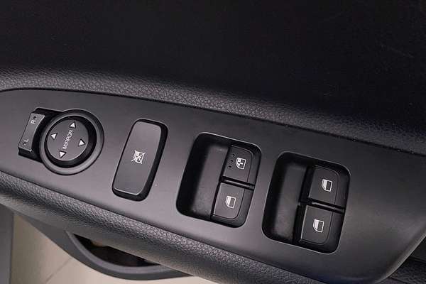 2022 Kia Stonic S YB