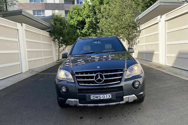 2010 Mercedes-Benz M-Class ML350 CDI BlueEFFICIENCY AMG Sports W164