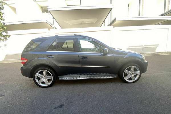 2010 Mercedes-Benz M-Class ML350 CDI BlueEFFICIENCY AMG Sports W164