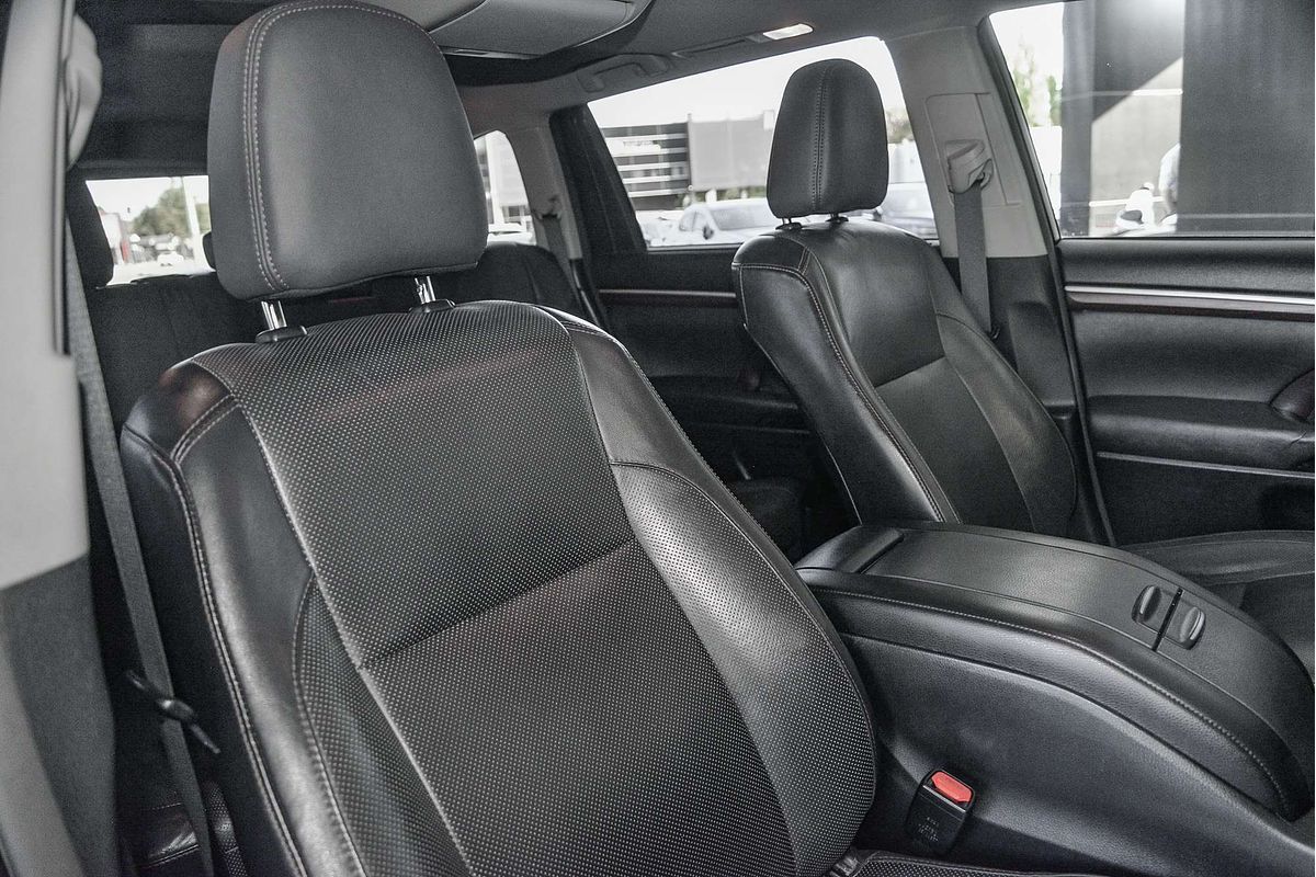 2015 Toyota Kluger Grande GSU55R
