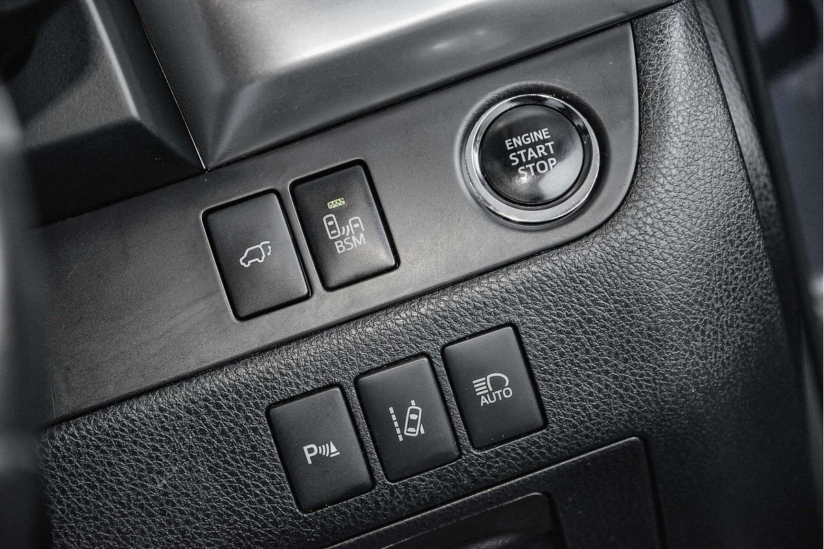 2015 Toyota Kluger Grande GSU55R