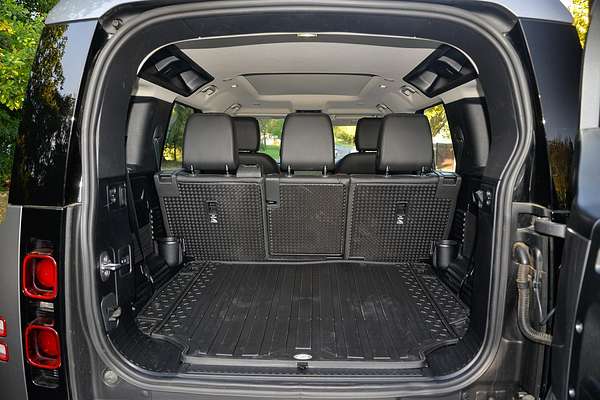 2024 Land Rover Defender 110 P300 S L663